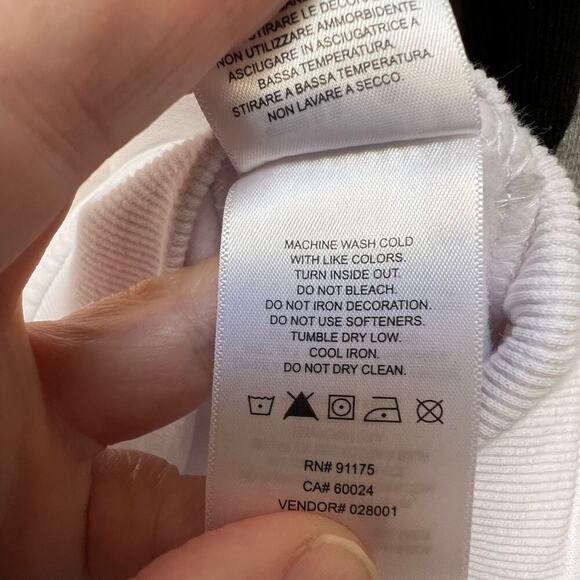 FILA White Crewneck Sweatshirt, Pullover Sweatshirt Size M NEW - Picture 7 of 8